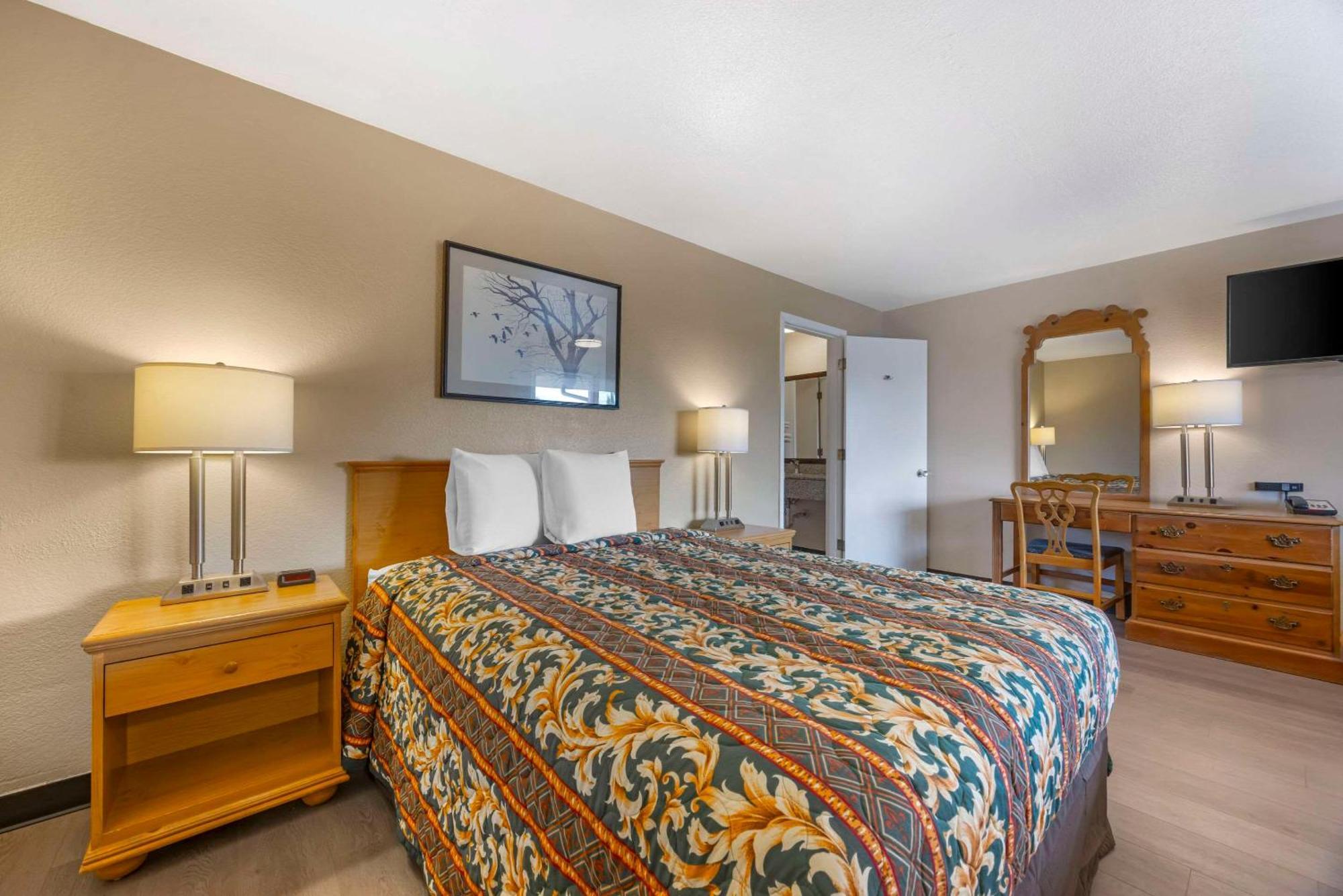 Rodeway Inn Олбани Экстерьер фото