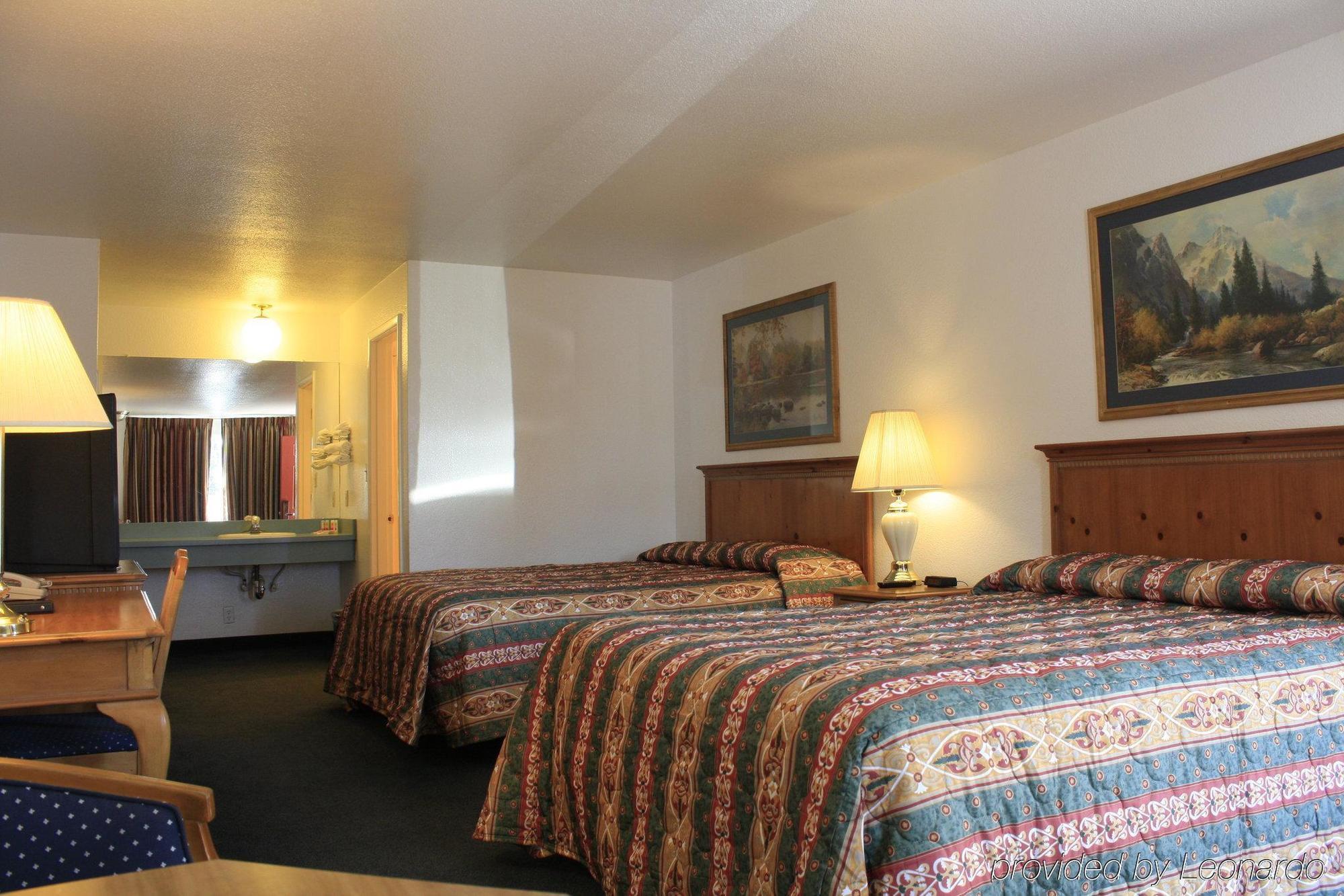 Rodeway Inn Олбани Экстерьер фото